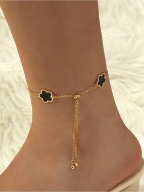 Gold and black color Hollow Out Metallic & Tassel Clover Detail Anklet